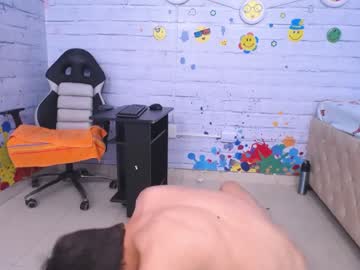 Cam for aron_latino18