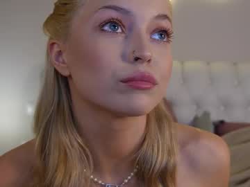 Cam for kellypeachcake