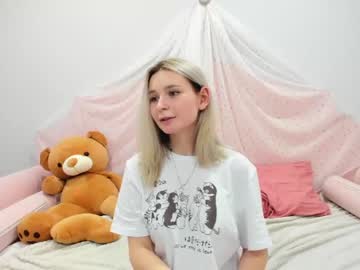 Cam for leilalewiss