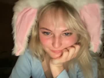 Cam for holli__wood